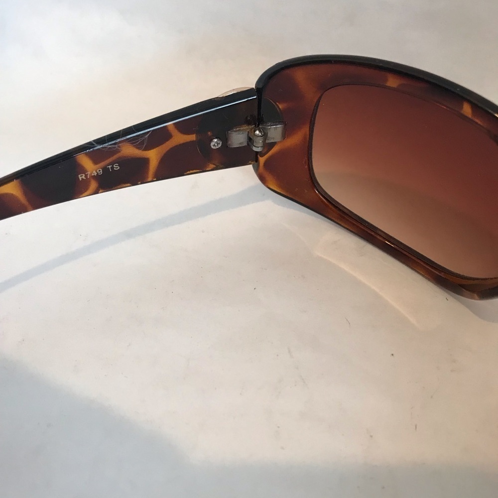 Rocawear Sunglasses - Picture 6 of 6